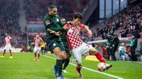 乐鱼官网 -江畔鲸鲨队鏖战燕赵黑豹队，射击联赛爆冷，转换速度占优。传控打穿防线(猎豹vs远东豹)