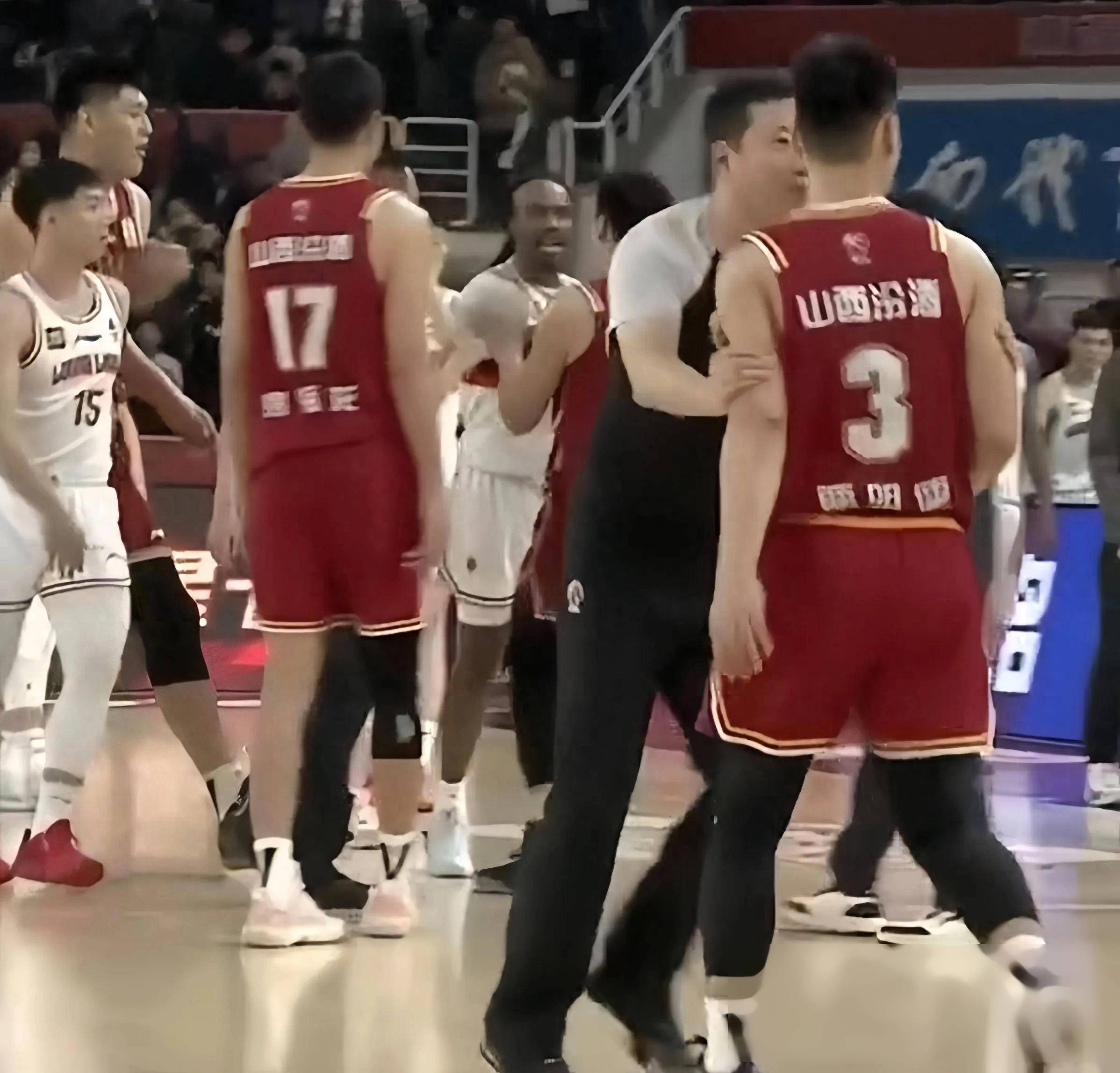 乐鱼 -包含训练课后广州队备战法联杯，强势反弹细节流出，形势明朗，阵容厚度经受考验的词条