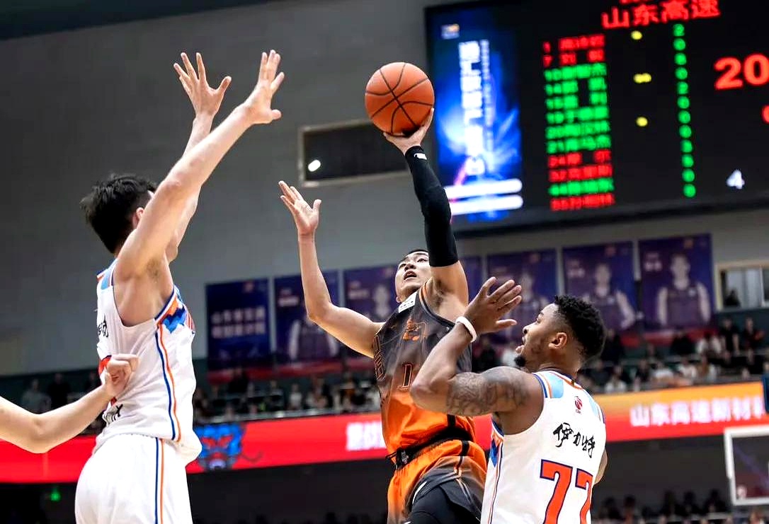 关于山东男篮迎欧洲杯关键赛,今晚更衣室发声,赛场秩序良好,临场指挥获称赞的信息 关于山东男篮迎欧洲杯关键赛,今晚更衣室发声,赛场秩序良好,临场指挥获称赞的信息