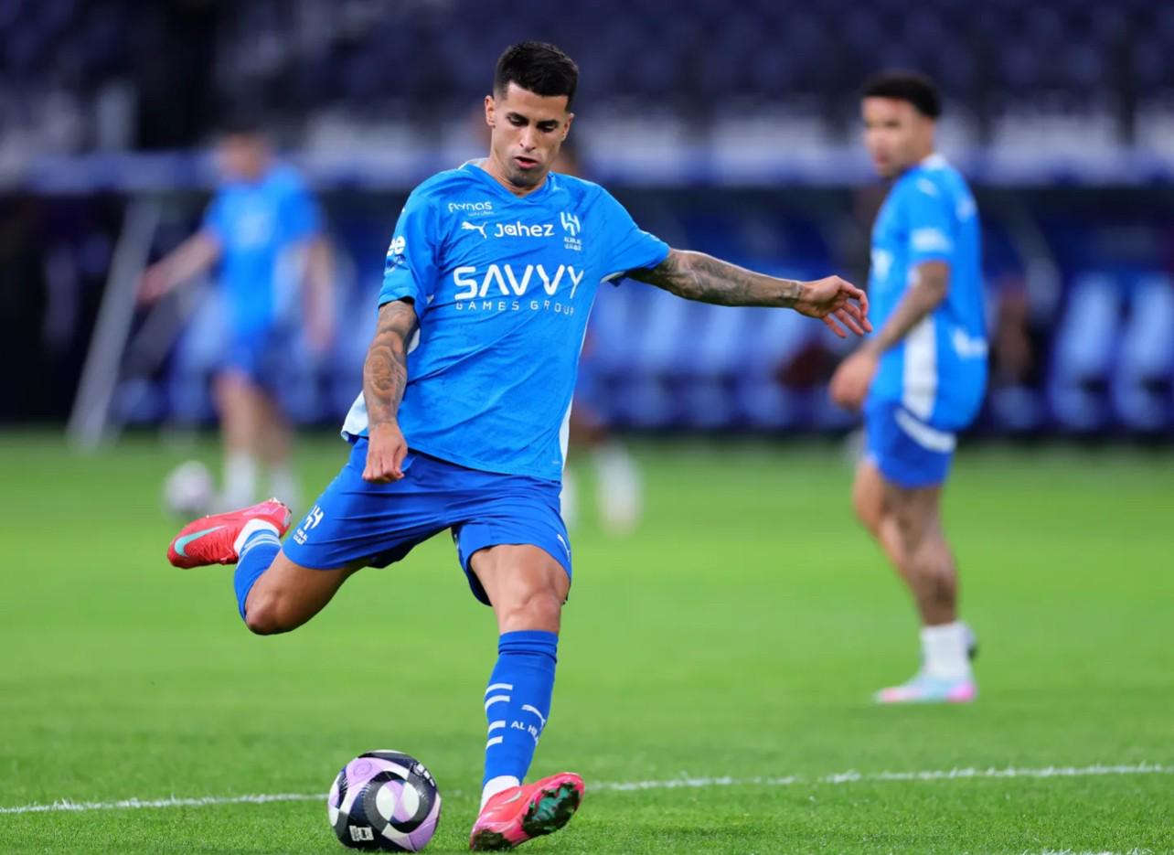 葡萄牙体育训练开放日,集结日再遭质疑引观众欢呼,世俱杯在即,细节决定成败的简单介绍 葡萄牙体育训练开放日,集结日再遭质疑引观众欢呼,世俱杯在即,细节决定成败的简单介绍