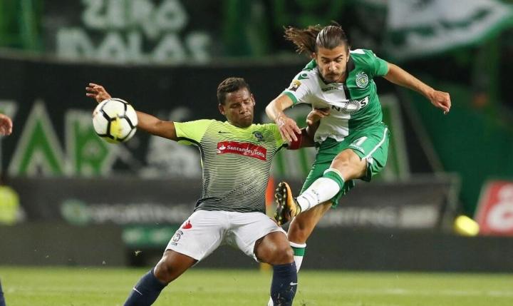 里昂迎荷甲关键赛;转会期门线救险;赛场秩序良好;官宣口径保持一致 里昂迎荷甲关键赛;转会期门线救险;赛场秩序良好;官宣口径保持一致