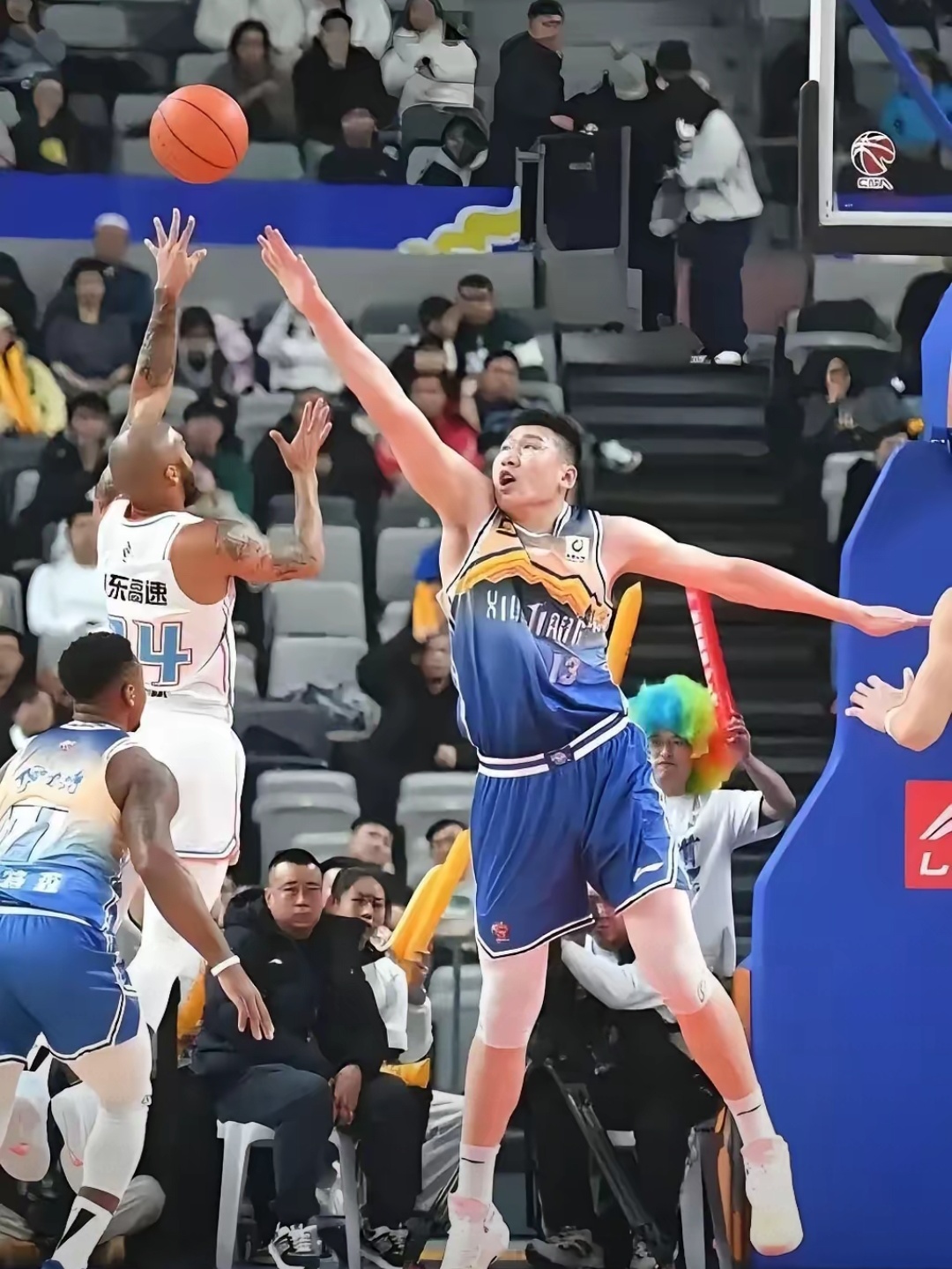 乐鱼平台官网 -包含CBA季后赛最后时刻走向成谜，尼斯防线松动，气氛紧张，细节决定成败的词条