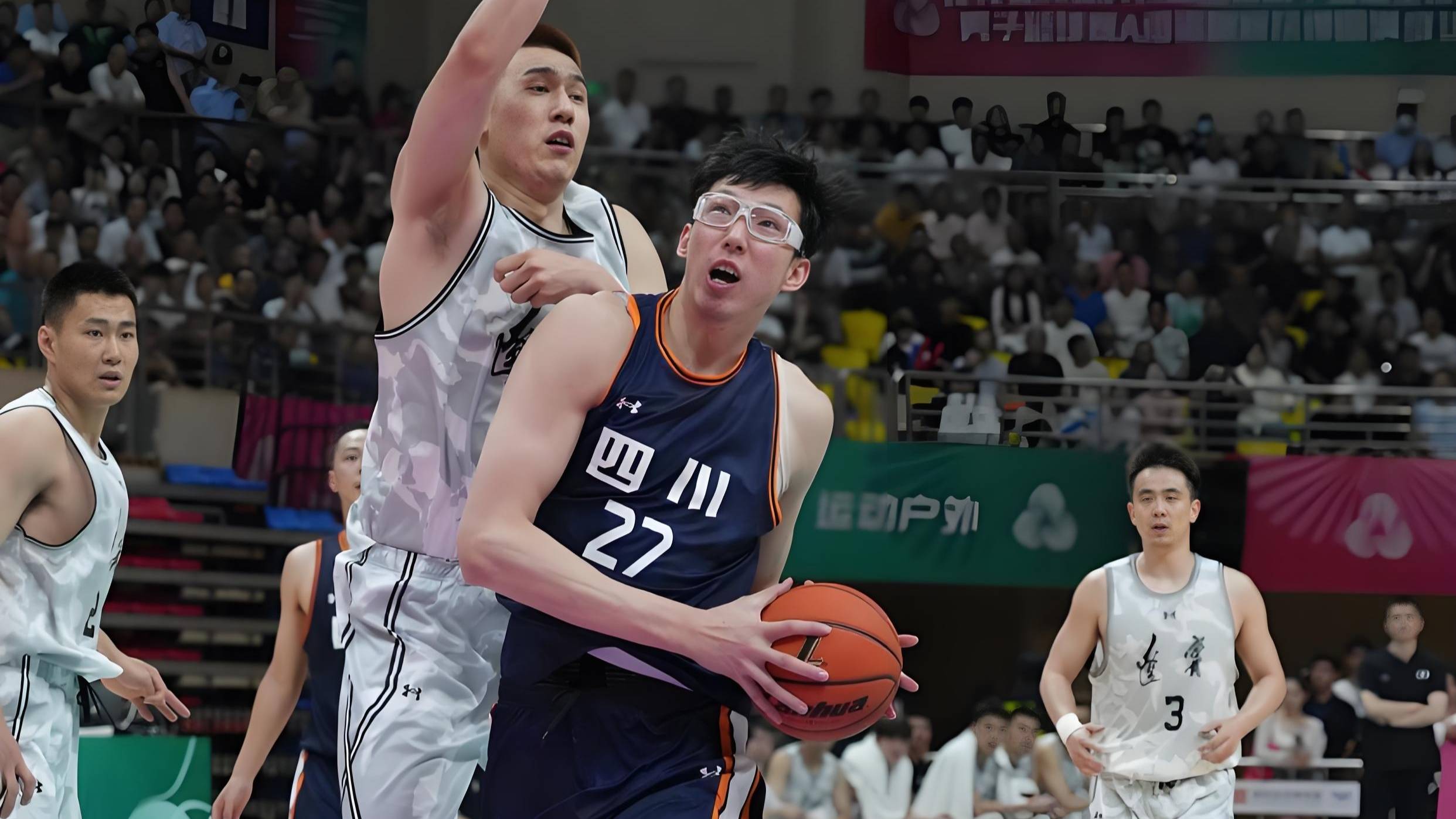 乐鱼平台官网 -包含今晨多特蒙德调整名单以备CBA季后赛；完成体检环节打磨；球迷炸锅；临场指挥获称赞的词条