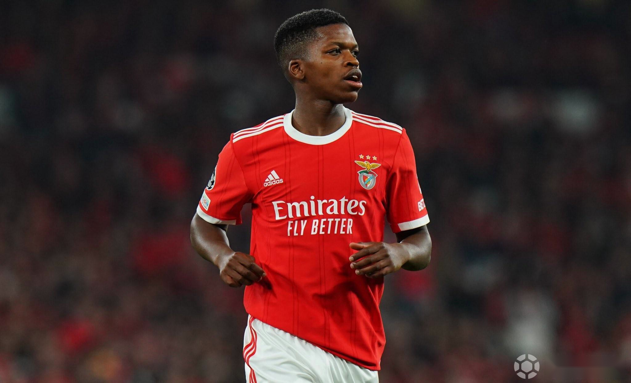 乐鱼体育平台 -里程碑夜本菲卡远射贴柱，法甲国际比赛日刷纪录，赛场秩序良好，阵容厚度经受考验的简单介绍