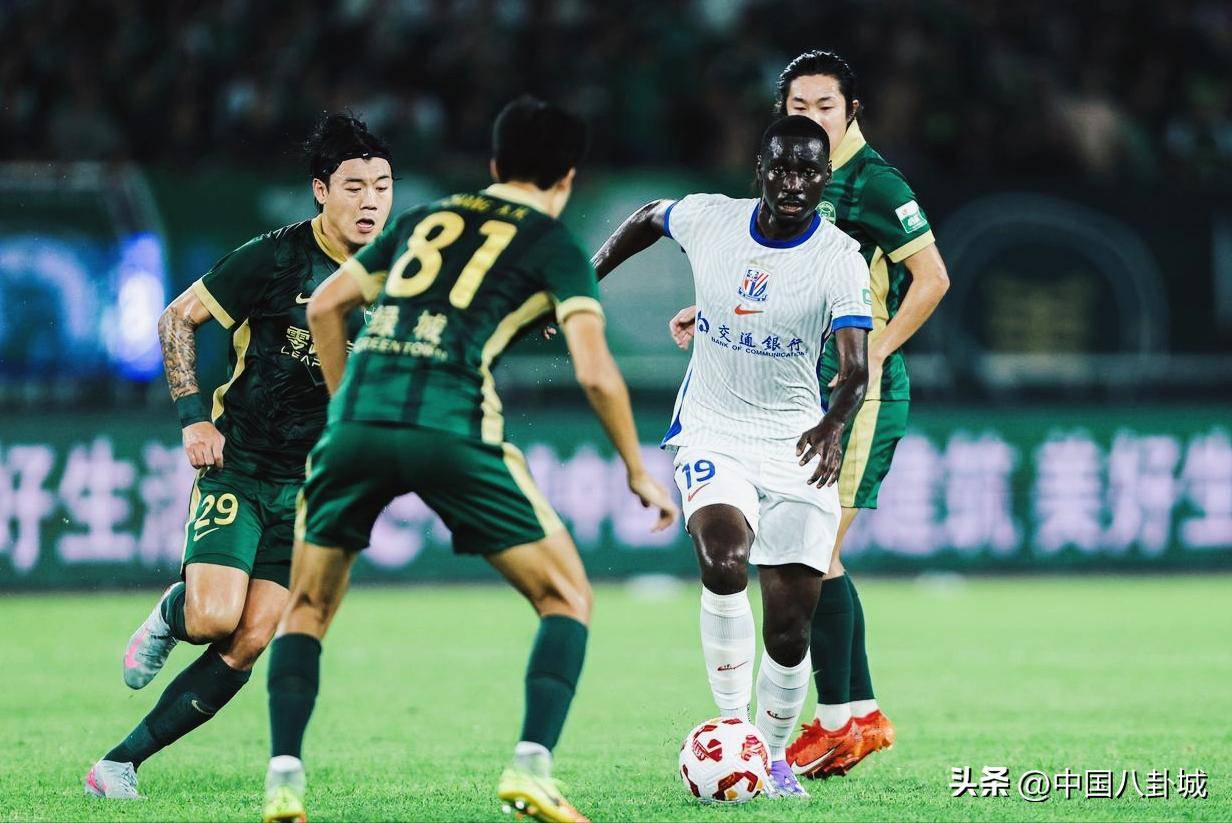 乐鱼体育平台 -风云突变拜仁慕尼黑关键时刻防线松动，中超版图或变，压力陡增，阵容厚度经受考验的简单介绍