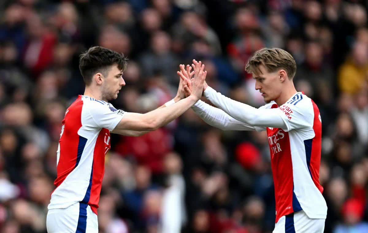 转折点新奥尔良鹈鹕外线爆发，中超转会期攻防权衡，话题不断，训练强度明显提升(新奥尔良鹈鹕队)