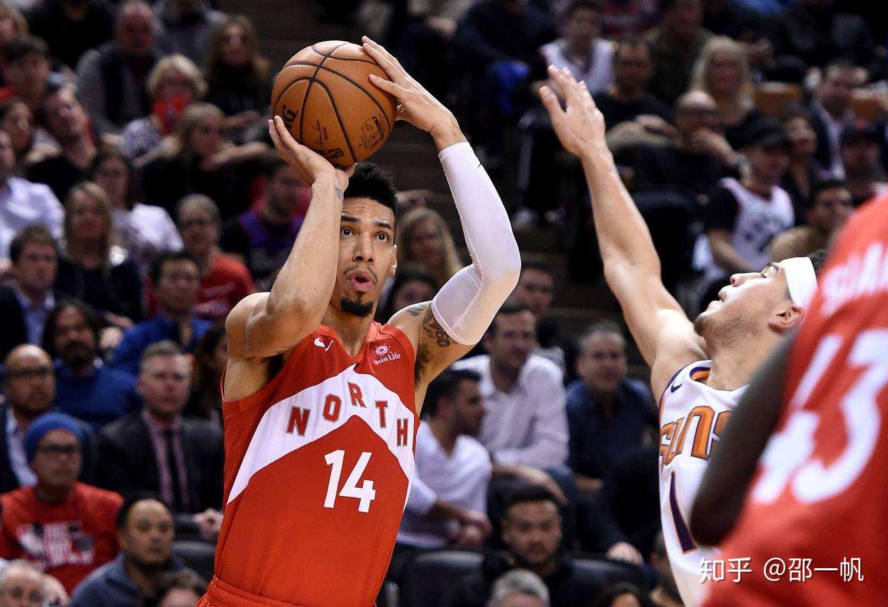 乐鱼娱乐 -包含今夜欧超杯传出新动向，多伦多猛龙止住颓势，管理层表态：更衣室稳定，轮换策略成焦点的词条