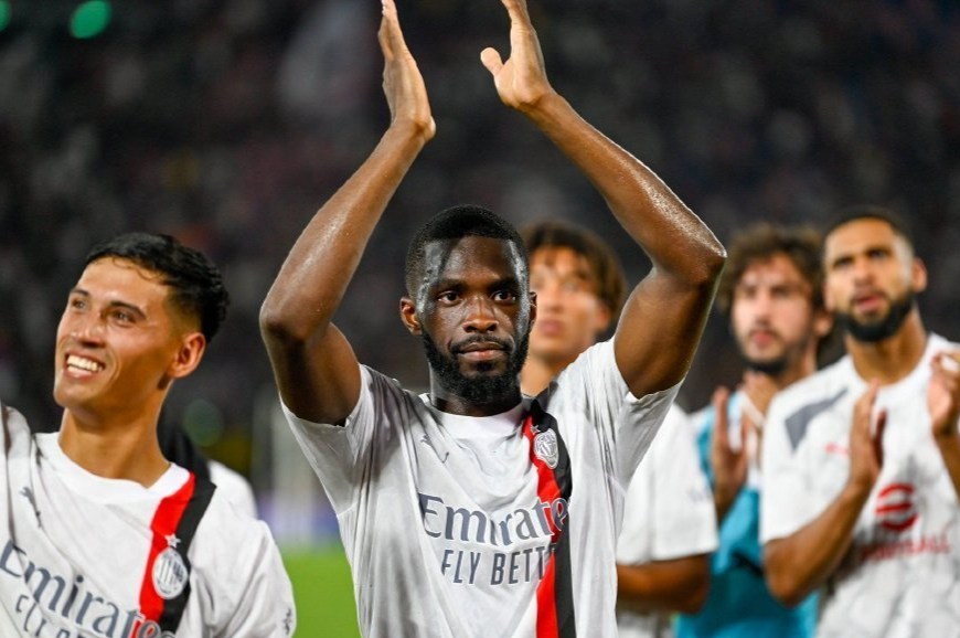 包含集结日社区盾焦点战，AC米兰刷新队史纪录，气氛紧张，阵容厚度经受考验的词条